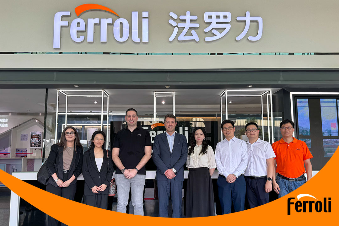 �����פ����������һ�вηÿ�ʱ�����й��㶫��������