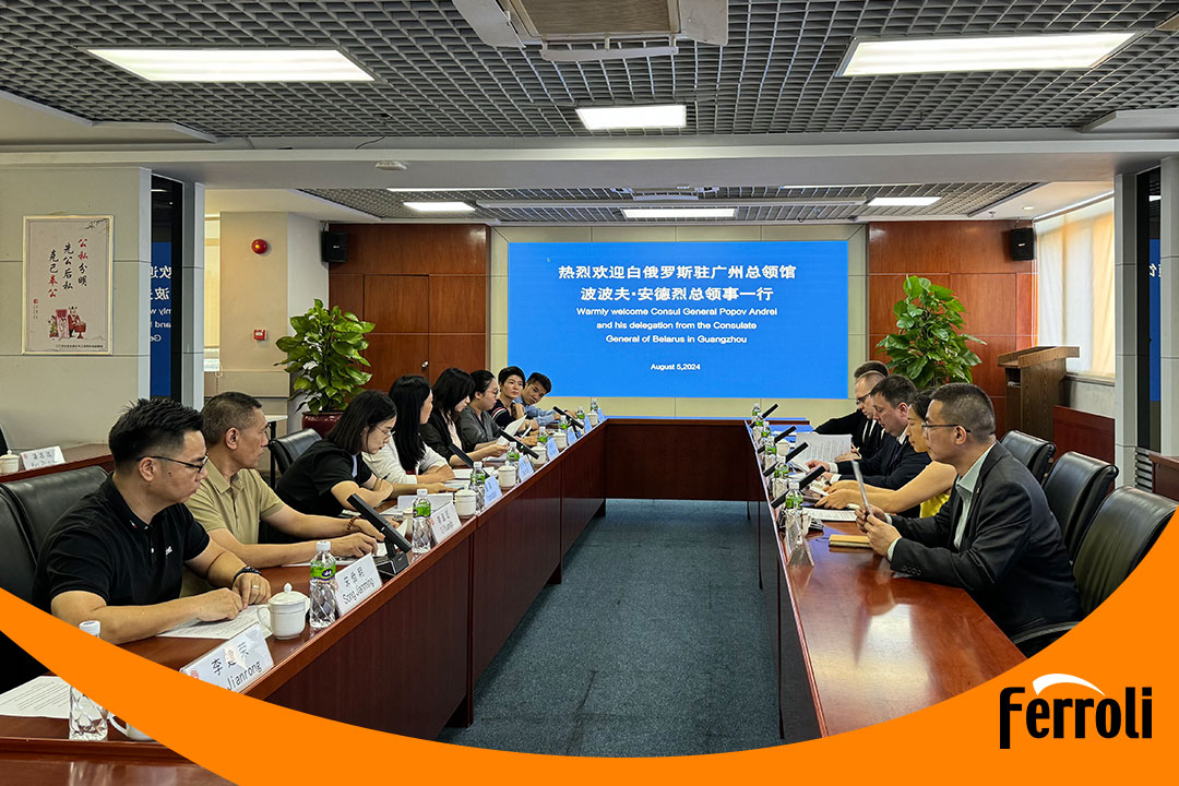 ��ʱ����������׶���˹פ����������һ�п�չ��̸����